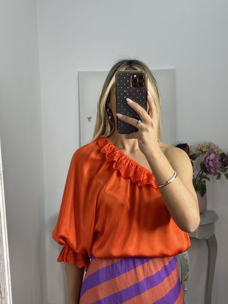 Blusa asimétrica satinada naranja
