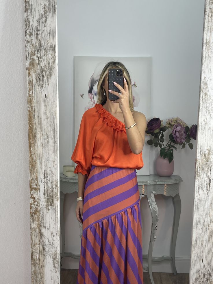 Blusa asimétrica satinada naranja