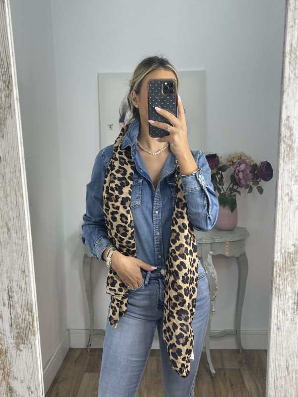 Pañuelo grande print camel