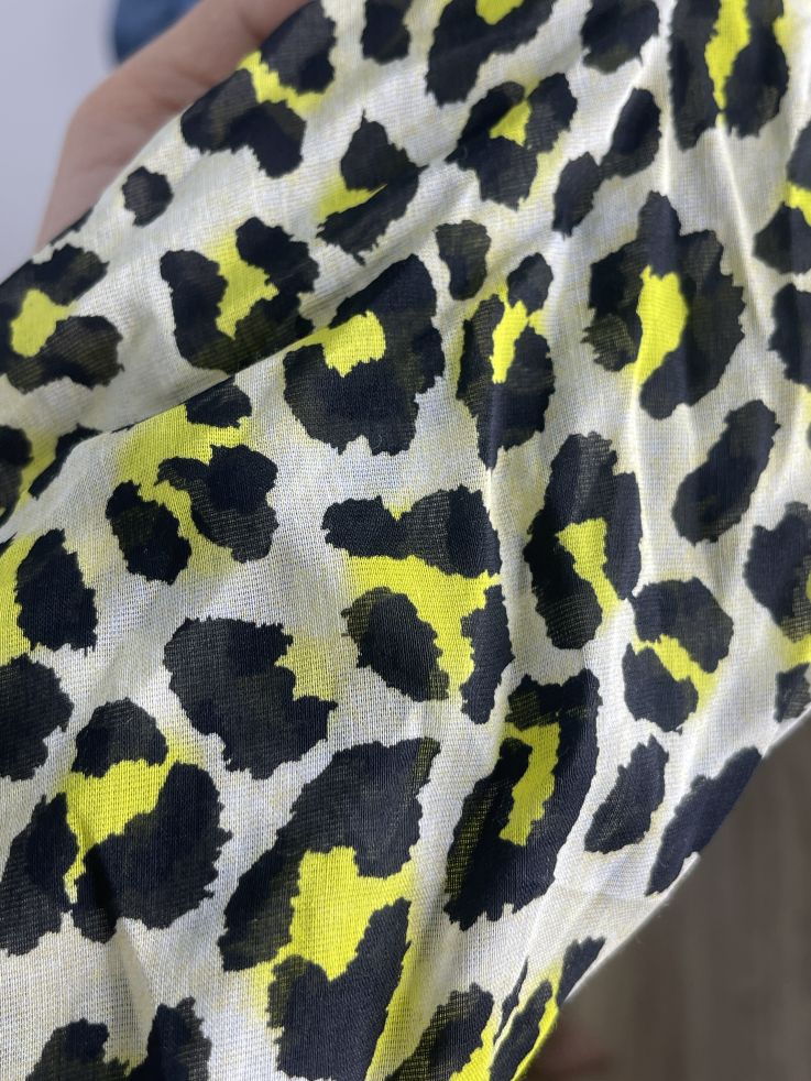 Pañuelo grande print amarillo