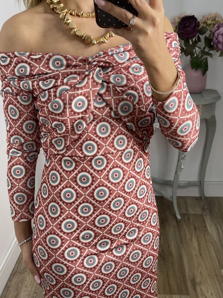 Vestido Lucrecia fondo rosa