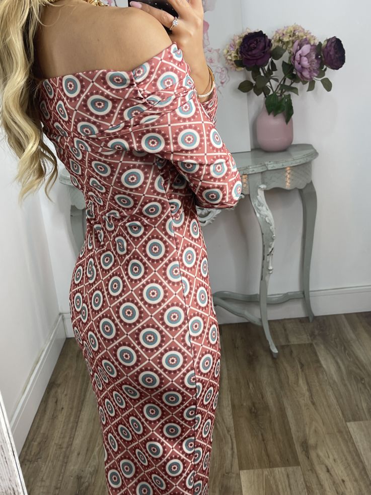 Vestido Lucrecia fondo rosa