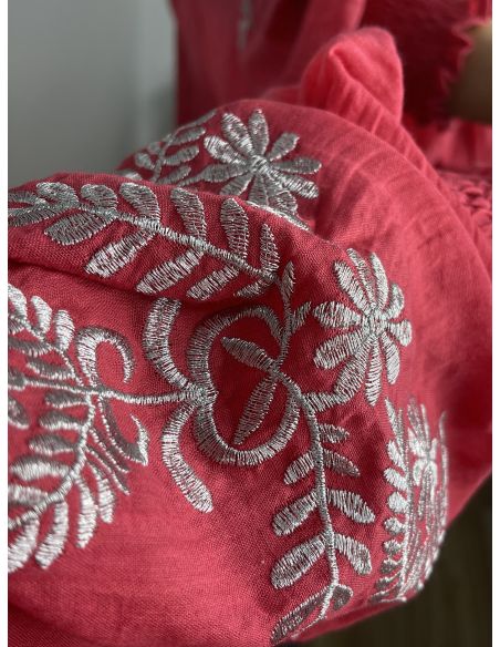 Camisa fresa con bordado plateado