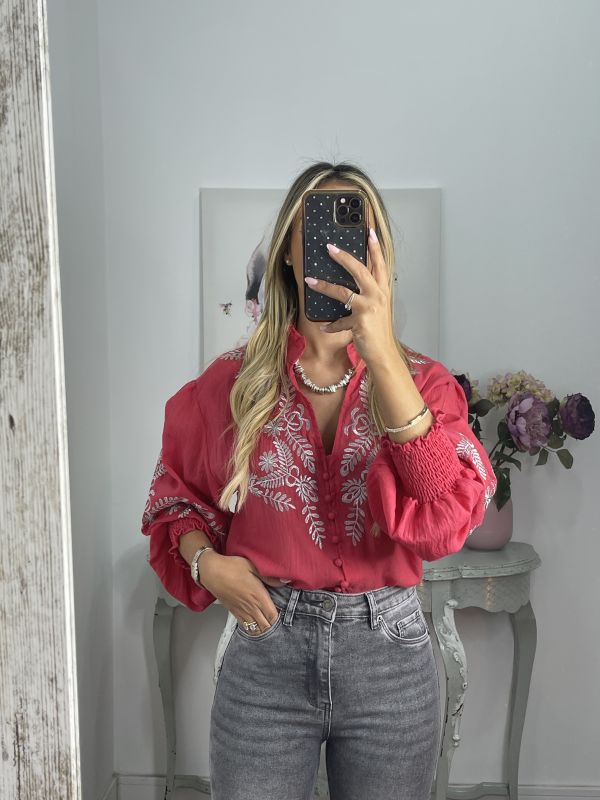 Camisa fresa con bordado plateado