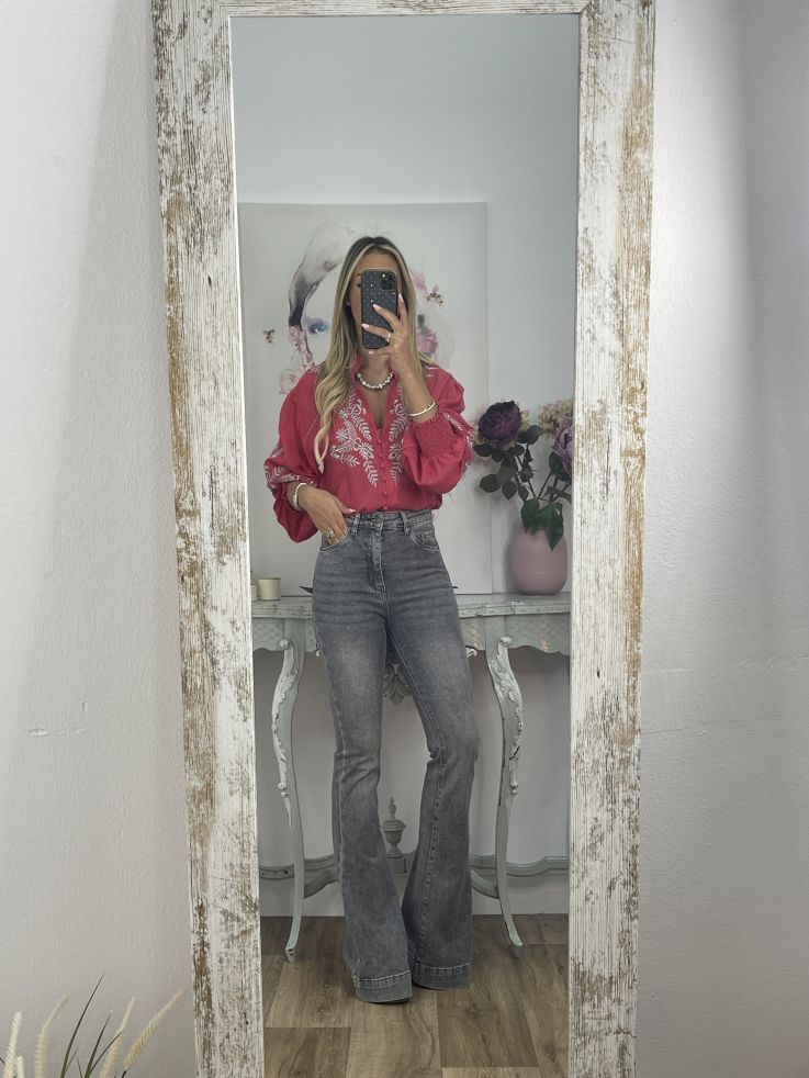 Camisa fresa con bordado plateado