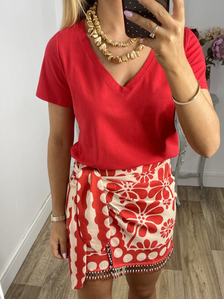 Camiseta manga corta roja cuello de pico