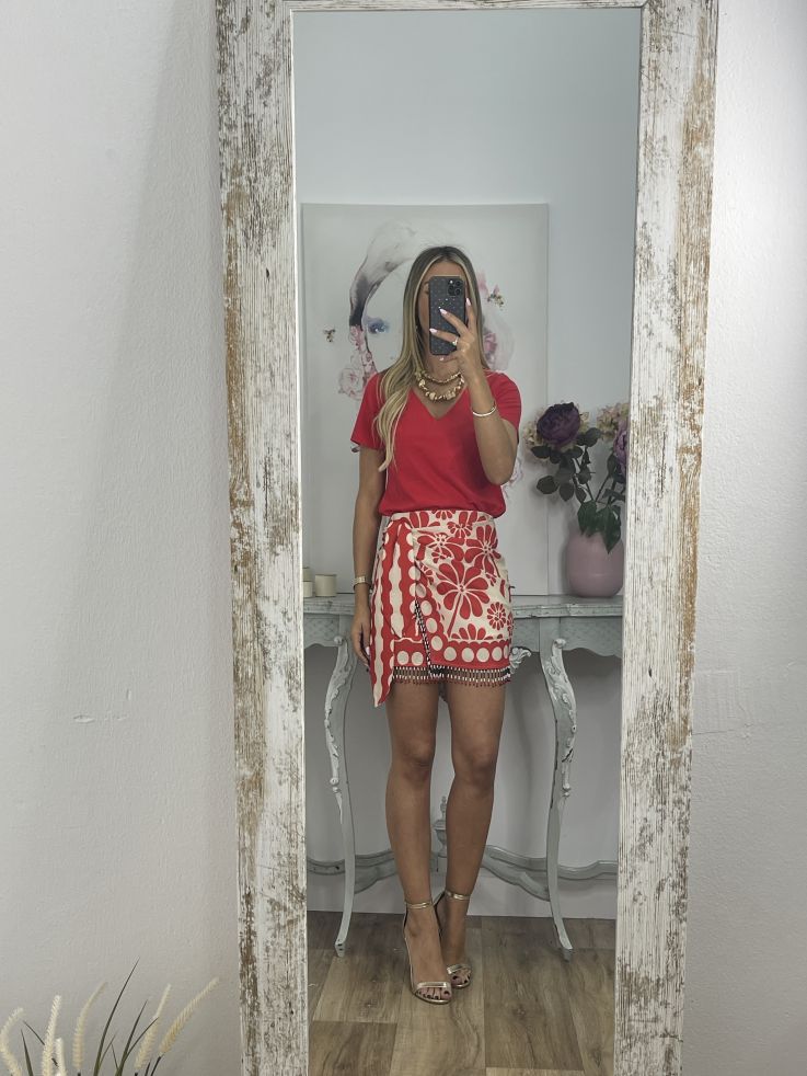 Camiseta manga corta roja cuello de pico