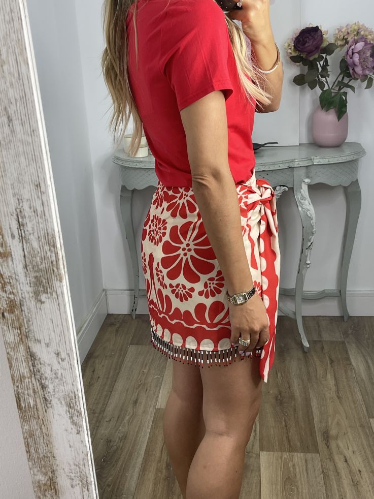 Camiseta manga corta roja cuello de pico