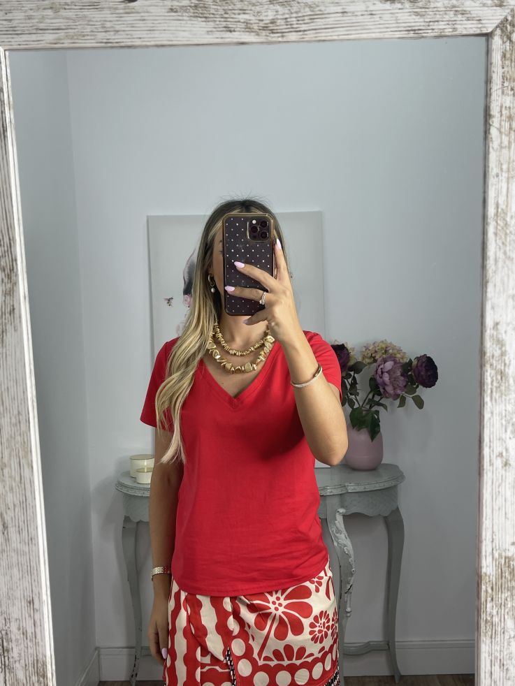 Camiseta manga corta roja cuello de pico