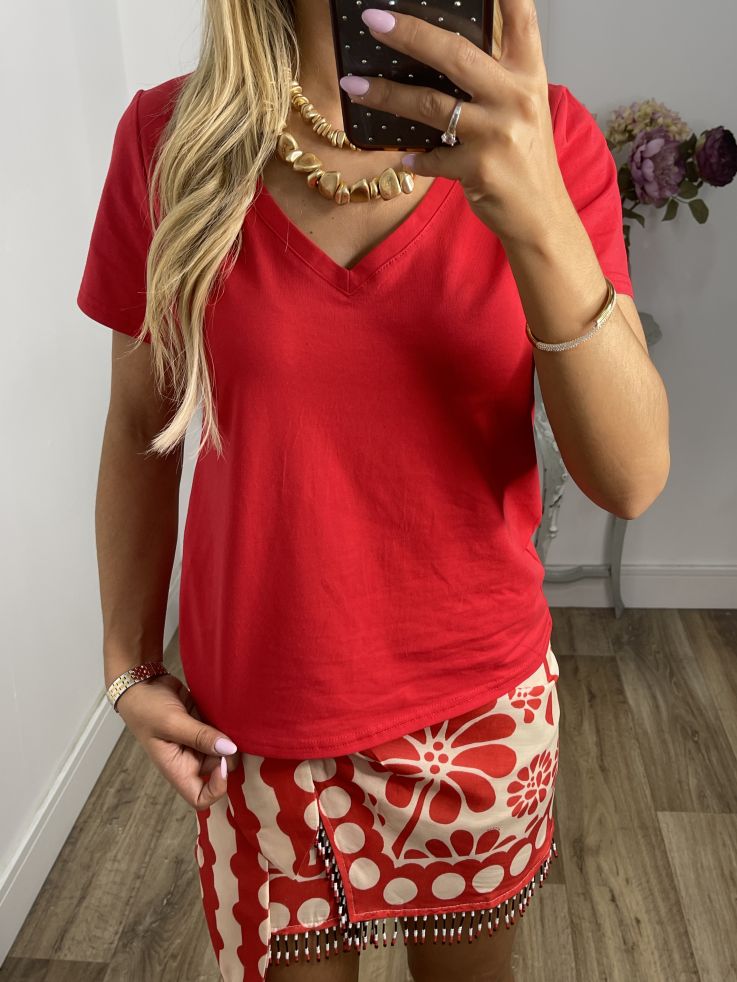 Camiseta manga corta roja cuello de pico