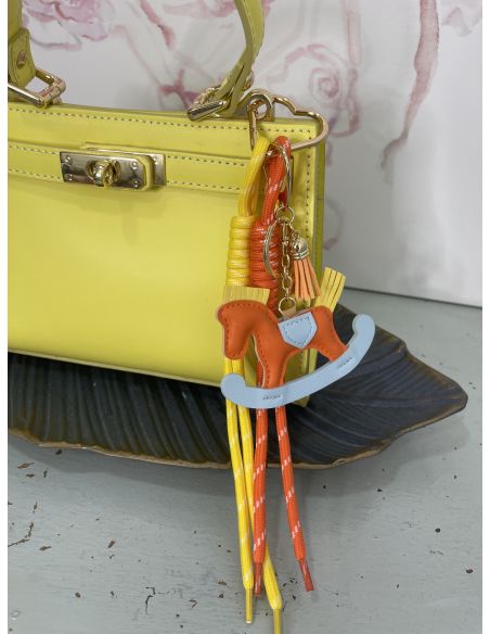 Charms caballo naranja