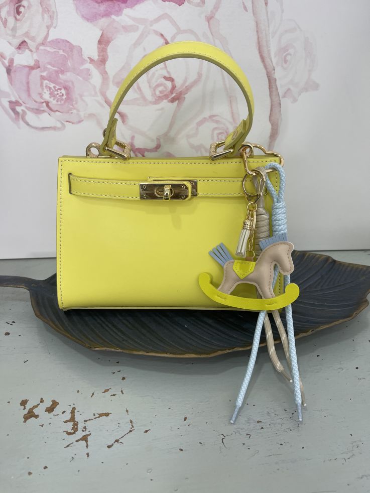 Charms caballo beige