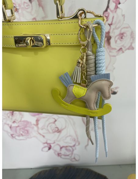Charms caballo beige
