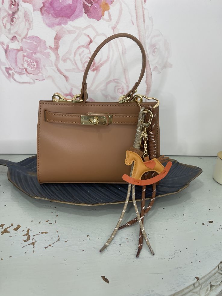 Charms caballo marrón