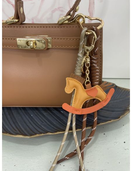 Charms caballo marrón