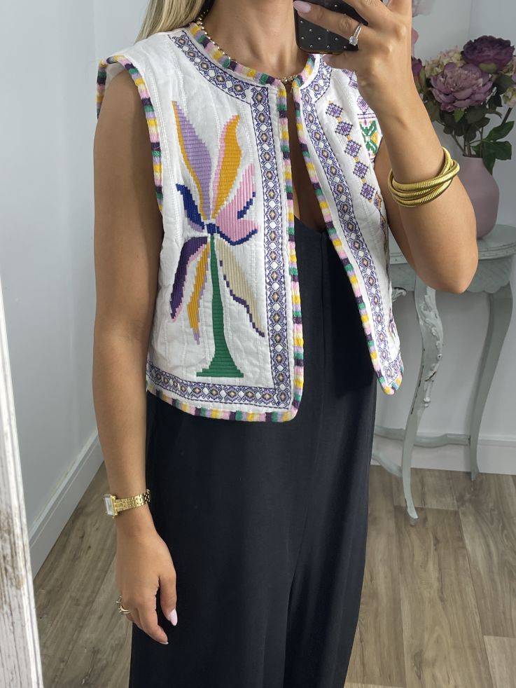 Chaleco Grecia blanco con bordados