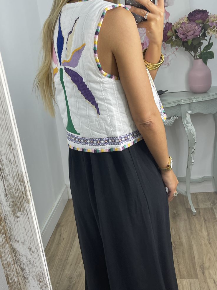 Chaleco Grecia blanco con bordados