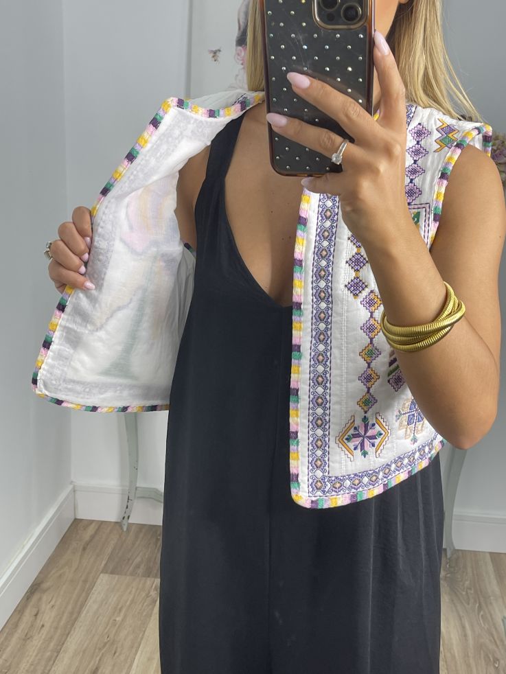 Chaleco Grecia blanco con bordados