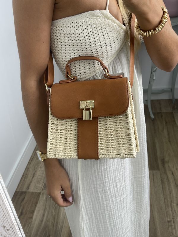 Bolso mimbre camel
