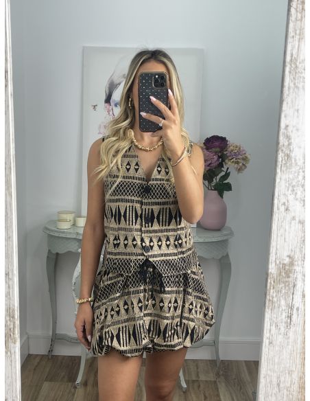 Conjunto negro Chaleco y falda pantalón bordado