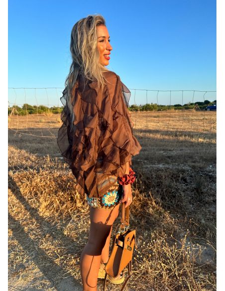 Camisa de gasa marrón con volantes