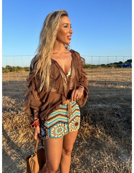 Camisa de gasa marrón con volantes