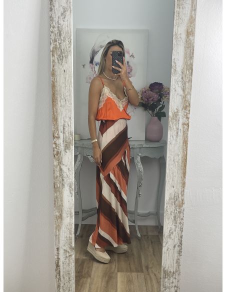 Lencera satinada en naranja con puntilla