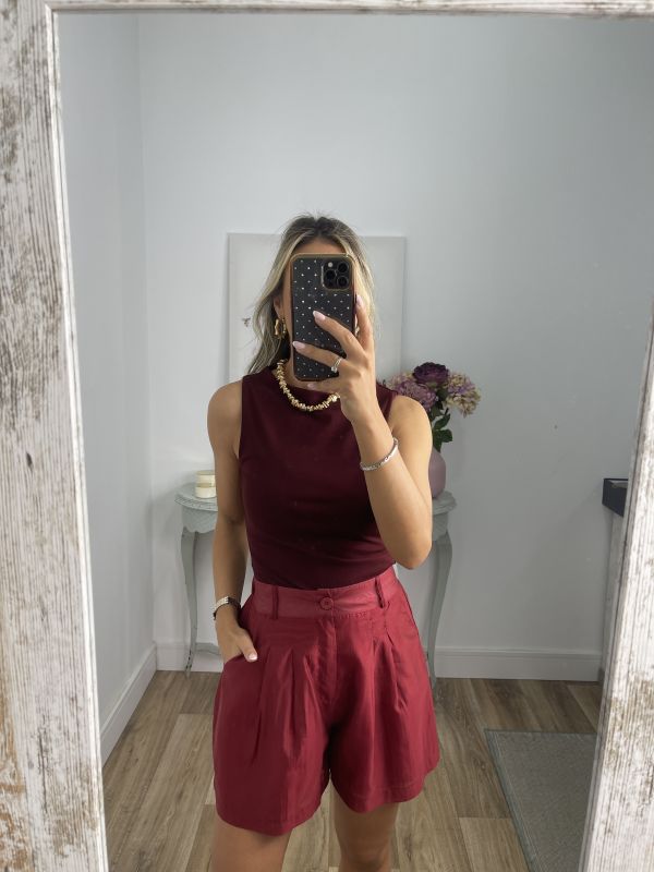 Top burdeos bajo asimétrico