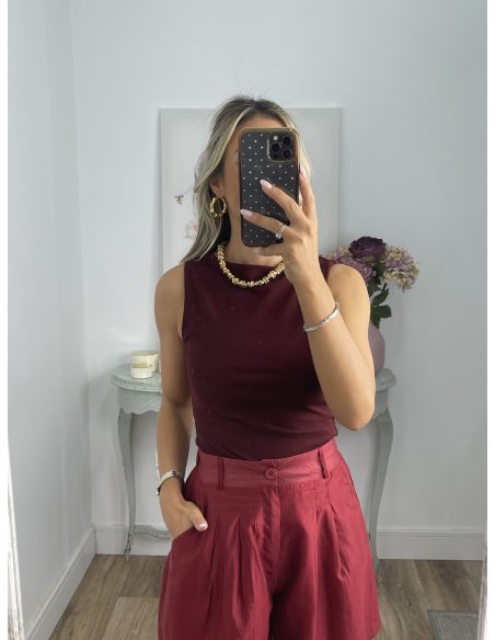 Top burdeos bajo asimétrico