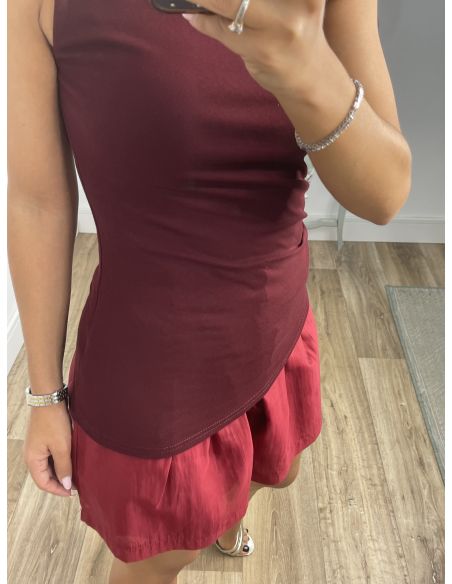 Top burdeos bajo asimétrico