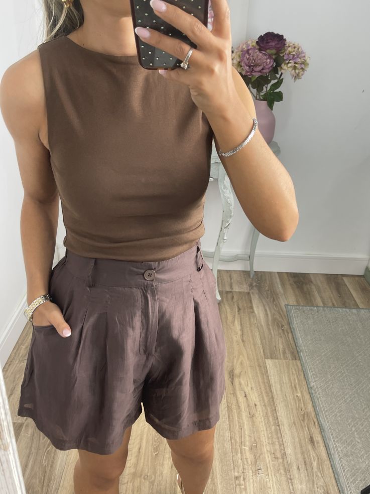 Top chocolate bajo asimétrico