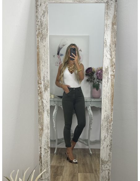 Jeans verde etiqueta roja