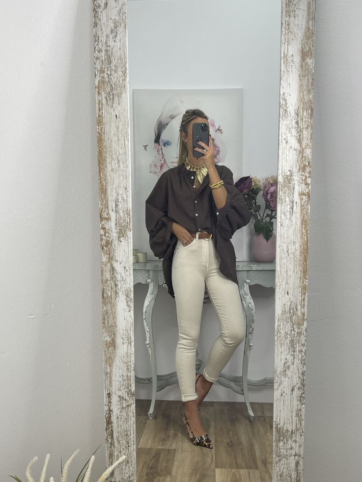 Jeans beige etiqueta roja