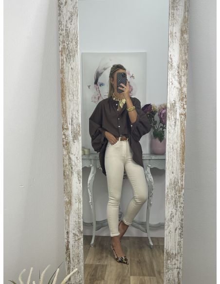 Jeans beige etiqueta roja