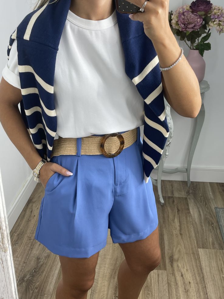 Jersey tipo polo azul con raya blanca Jersey tipo polo azul con raya blanca