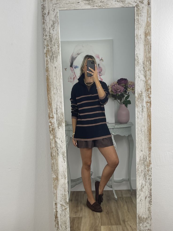 Jersey tipo polo negro y camel