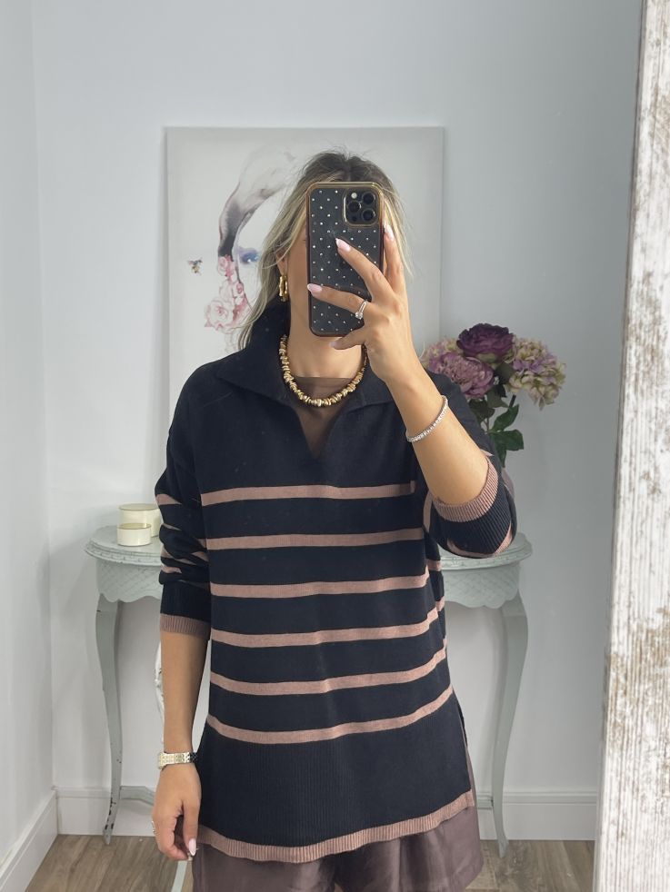 Jersey tipo polo negro y camel