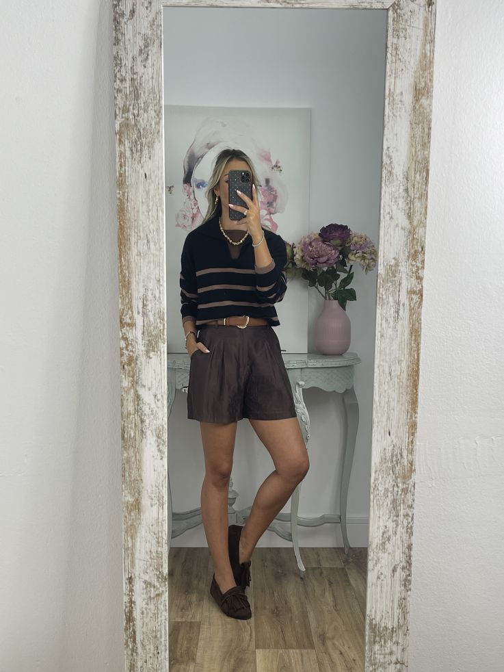 Jersey tipo polo negro y camel