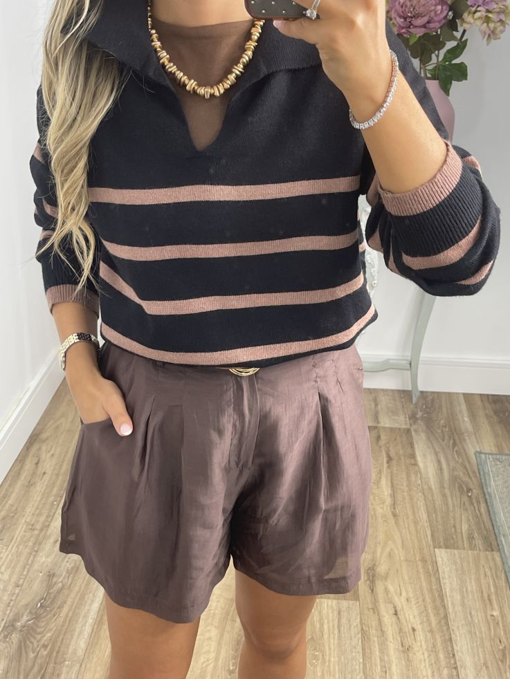 Jersey tipo polo negro y camel