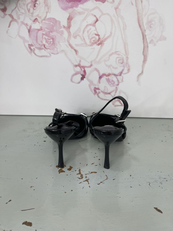 Zapatos destalonado charol negro