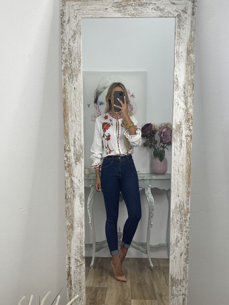 Jeans denim oscuro etiqueta roja