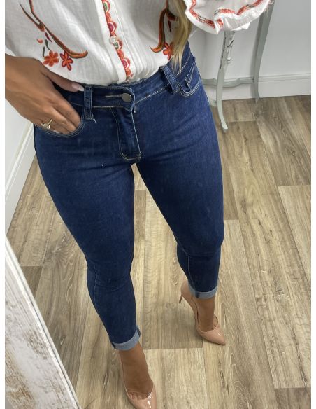 Jeans denim oscuro etiqueta roja