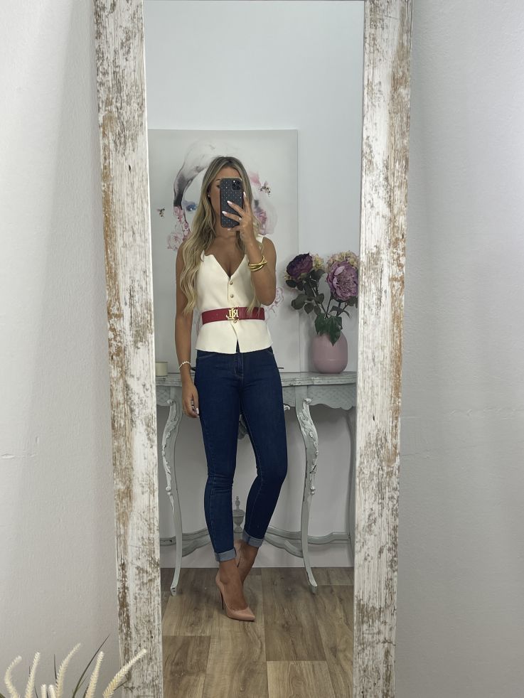 Jeans denim oscuro etiqueta roja