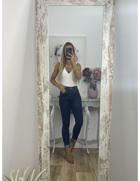 Jeans denim oscuro etiqueta roja