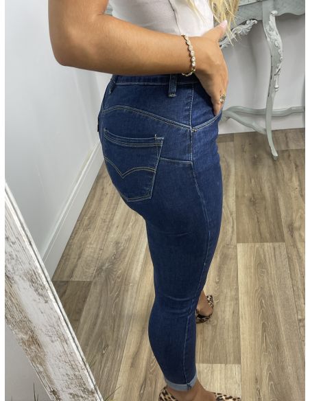 Jeans denim oscuro etiqueta roja