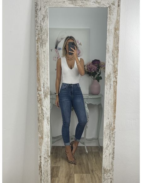 Jeans denim claro etiqueta roja