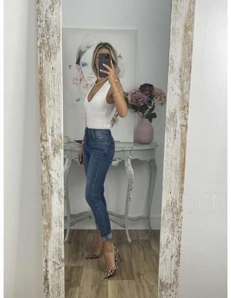 Jeans denim claro etiqueta roja