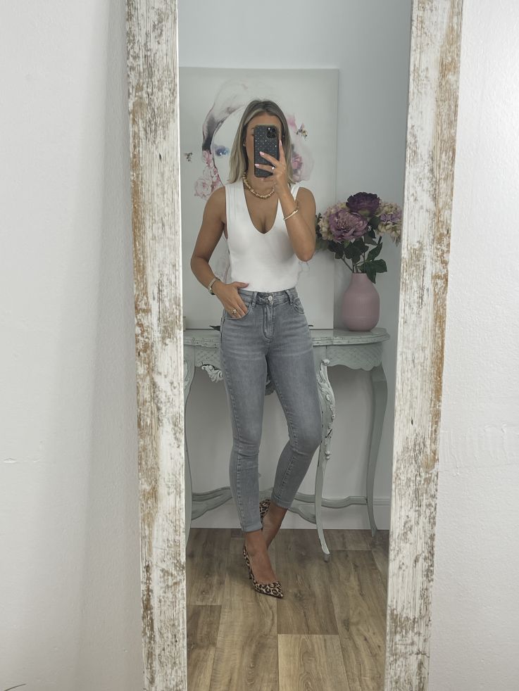 Jeans gris etiqueta roja