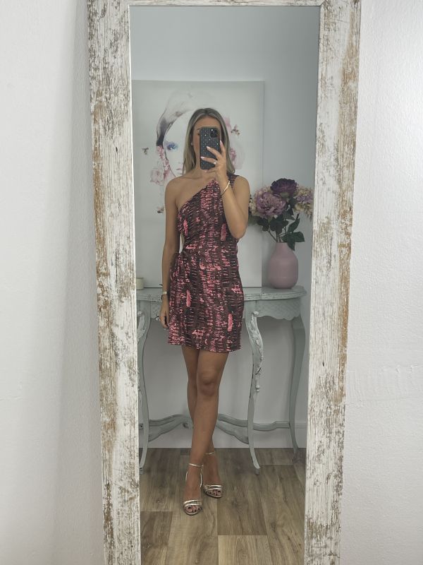 Vestido con frunce en la cintura