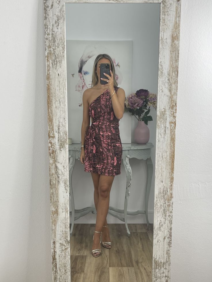 Vestido con frunce en la cintura